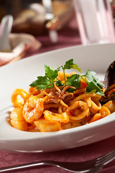 Spaghetti mit Meeresfrüchten — Stockfoto