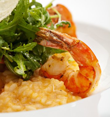 Deniz ürünleri risotto