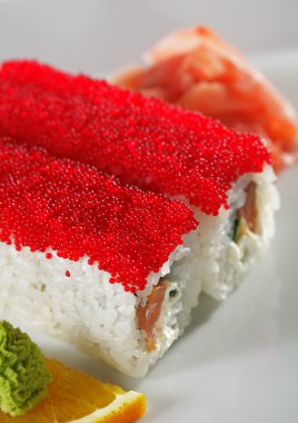 somon ve tobiko rulo