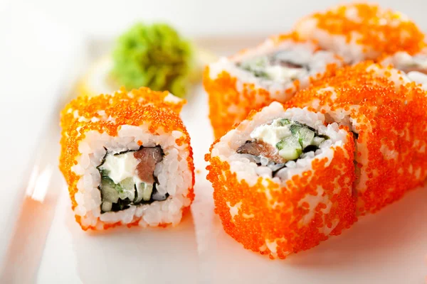 Salmon and Tobiko Roll — Stock Photo, Image