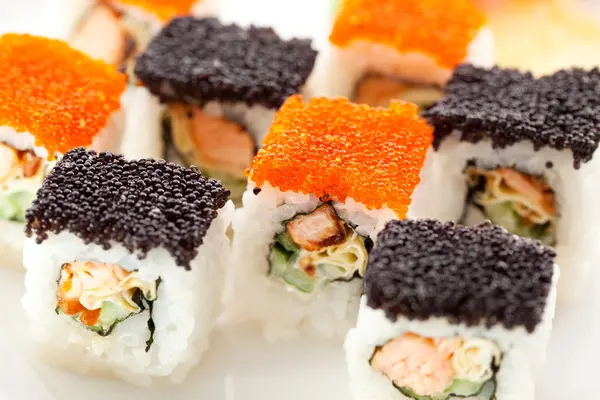 Salmon and Tobiko Roll — Stock Photo, Image