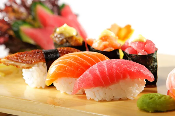 Dania kuchni japońskiej - sushi zestaw — Zdjęcie stockowe
