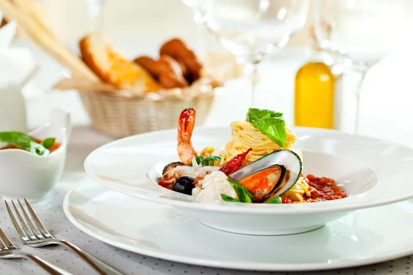 Spaghetti ai frutti di mare — Foto Stock