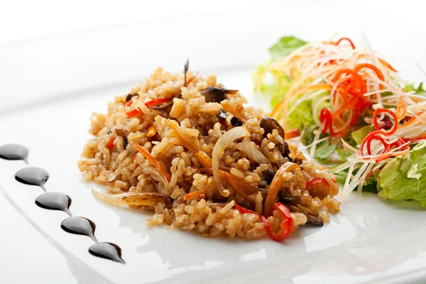 Veganer gebratener Reis — Stockfoto