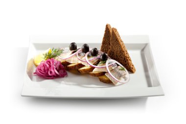 soğuk balık yemekleri - balık patates ile