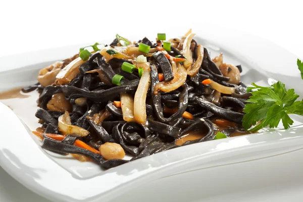 Deniz ürünleri makarna