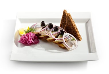 soğuk balık yemekleri - balık patates ile