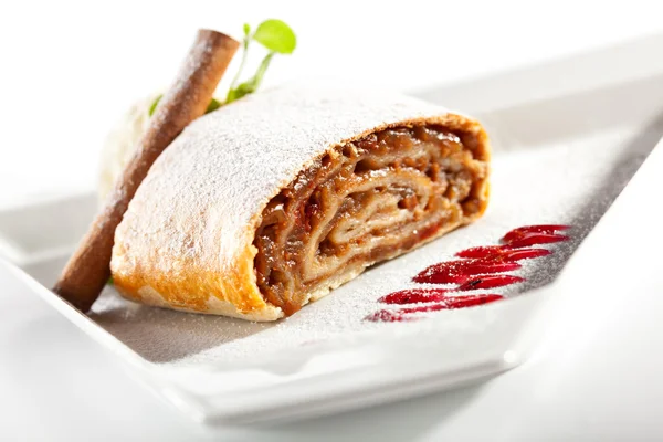 Strudel jabłkowy — Zdjęcie stockowe