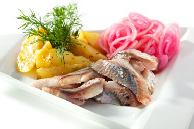 soğuk balık yemekleri - balık patates ile
