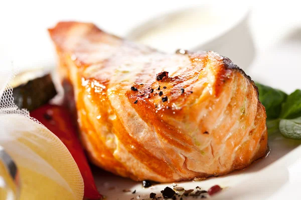 Salmone alla griglia — Foto Stock