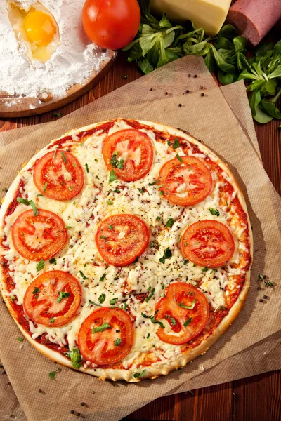 Pizza margherita — Fotografia de Stock