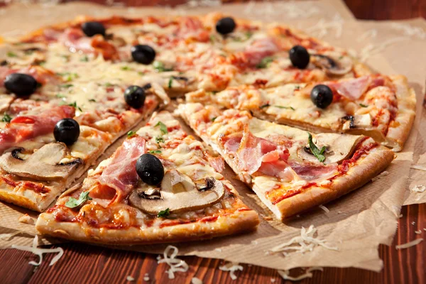 Pizza di carne — Foto Stock