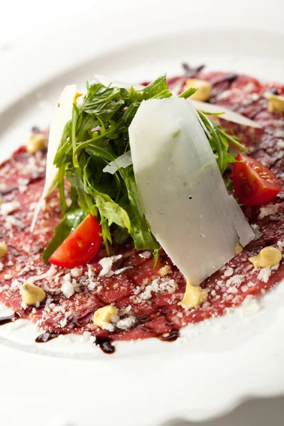 Carpaccio de carne de bovino — Fotografia de Stock