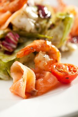 Deniz ürünleri salatası