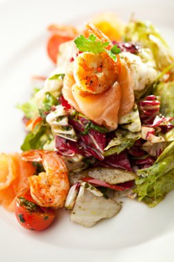 Deniz ürünleri salatası