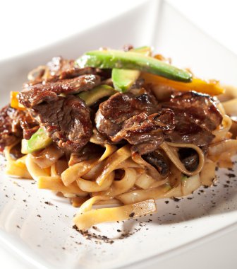 sığır eti ile erişte