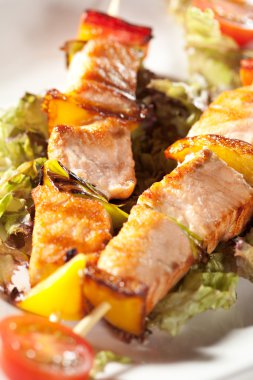 saptırılmış somon