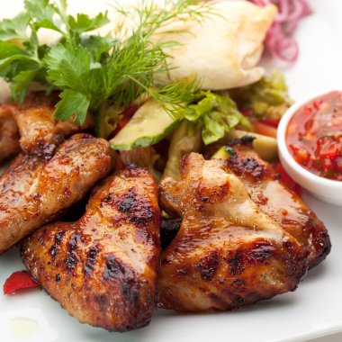 Barbekü tavuk kanadı