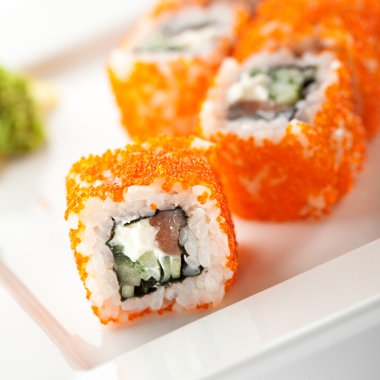 somon ve tobiko rulo