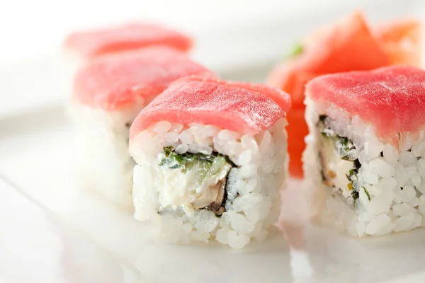 Ton balığı maki Sushi — Stok fotoğraf