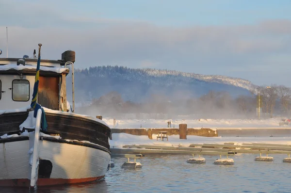 Barco no inverno — Fotografia de Stock