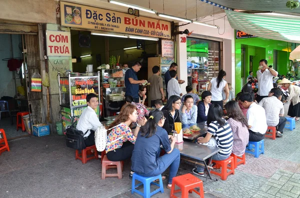 Comida stall na rua Vietnã — Fotografia de Stock