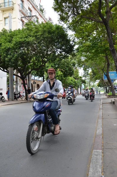 Ciclista en la calle Vietnam — Foto de Stock