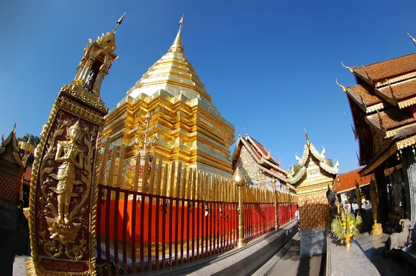 Храм в Чиангмае, Таиланд — стоковое фото
