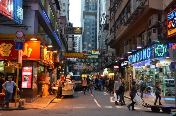Utcai kilátás hong Kong éjjel — Stock Fotó