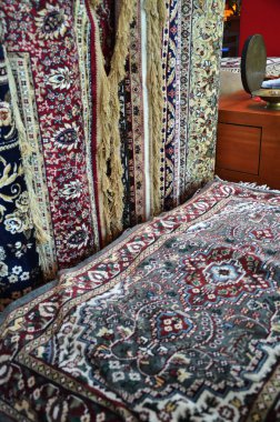 Ortadoğu halı ekran pazarda satmak için