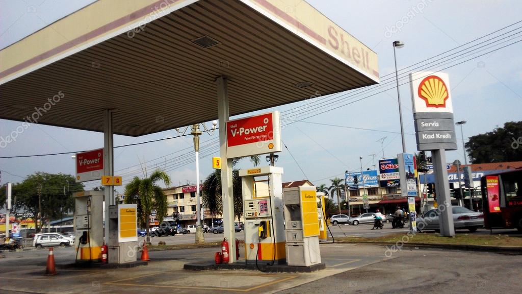 MELAKA, MALAYSIA- APRIL 19, 2014: OIL company Shell Malaysia pla