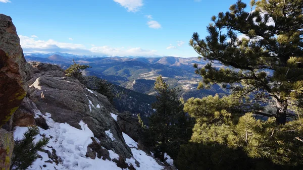 Zimowy widok góry skaliste — Zdjęcie stockowe