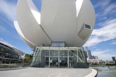 Singapur - 11 Ekim 2021: Sanat Bilimleri Müzesi, Singapur 'da birleşik bir tatil beldesi olan Marina Bay Sands' in ilgi alanlarından biridir..