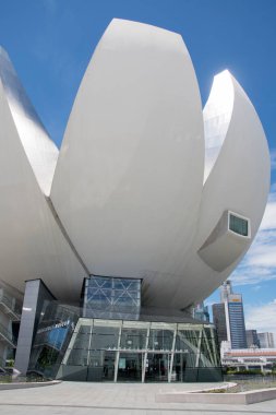 Singapur - 11 Ekim 2021: Singapur Merkez Bölgesi 'nin merkezindeki Marina Bay Sands Sanat Bilimleri Müzesi