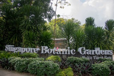 Singapur - 16 Ekim 2021 Singapur Botanik Bahçeleri Girişi. Singapur Botanik Bahçeleri Singapur 'da 74 hektarlık bir botanik bahçesidir..