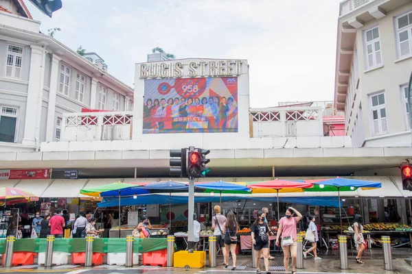 Singapur Oct 2021 Gente Caminando Compras Calle Bugis Bugis Street — Foto de Stock