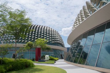 Singapur, 14 Kasım 2021, Esplanade Tiyatrosu, Singapur. Esplanade Tiyatrosu, müzik alarmı galerisi ve sanatçılar için modern bir binadır.