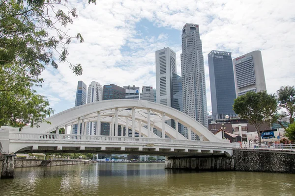 Singapur Lis 2021 White Elgin Bridge Singapur River Panoramą Singapuru — Zdjęcie stockowe
