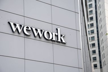 Singapur, 26 Mar 2020, Singapur 'da Silah İşlem' in dışında. WeWork, teknoloji girişimleri ve diğer şirketler için popüler ortak çalışma alanı..