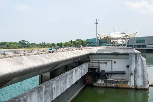 Singapur März 2020 Blick Auf Den Marina Barrage Einen Großen — Stockfoto