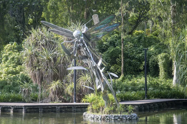Singapur Maja 2022 Rzeźba Ważki Ogrodach Nad Zatoką Singapur — Zdjęcie stockowe
