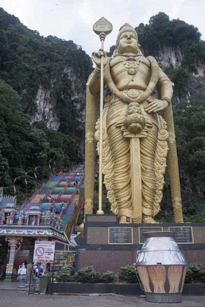 Kuala Lumpur Malásia Junho 2022 Estátua Ouro Gigante Senhor Murugan — Fotografia de Stock