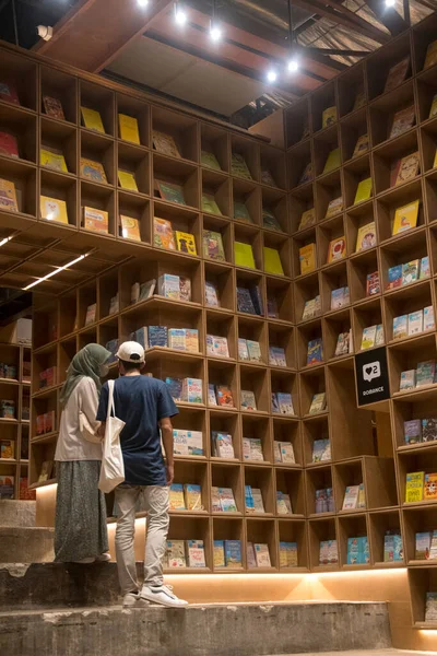 말레이시아의 콸라룸푸르 June 2022 Variety Books Display Bookxcess Kuala Lumpur — 스톡 사진