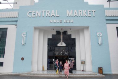 Kuala Lumpur, Malezya - Haziran 07, 2022: Kuala Lumpur 'daki Central Market adlı sanat deco binasının ana girişi. Pazar 1888 'de inşa edildi.