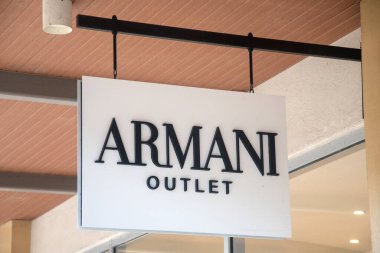 Genting, Malezya - 8 Haziran 2022 Genting Highlands Armani mağazası için imza ve mağaza. Armani, Giorgio Armani tarafından kurulan bir İtalyan lüks moda evi..