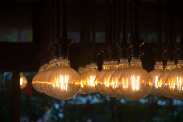 Lampen Hängen Von Der Decke Und Dekorieren Raum — Stockfoto