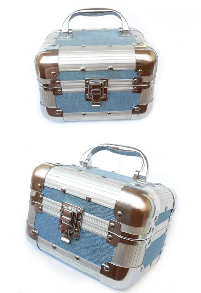 Beyaz arka plan üzerinde izole kot mücevher kutusu