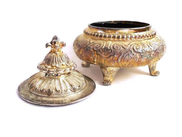 vintage eski püskü Telkari takı kutusu üzerinde beyaz izole