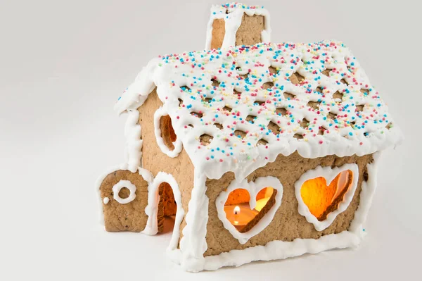 Lebkuchenhaus Mit Schneebedecktem Dach Aus Zuckerglasur — Stockfoto