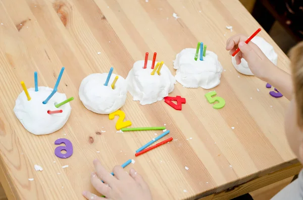 Child Learns Count Snow Pillows Colored Sticks Montessori Materials Development — Stock Fotó